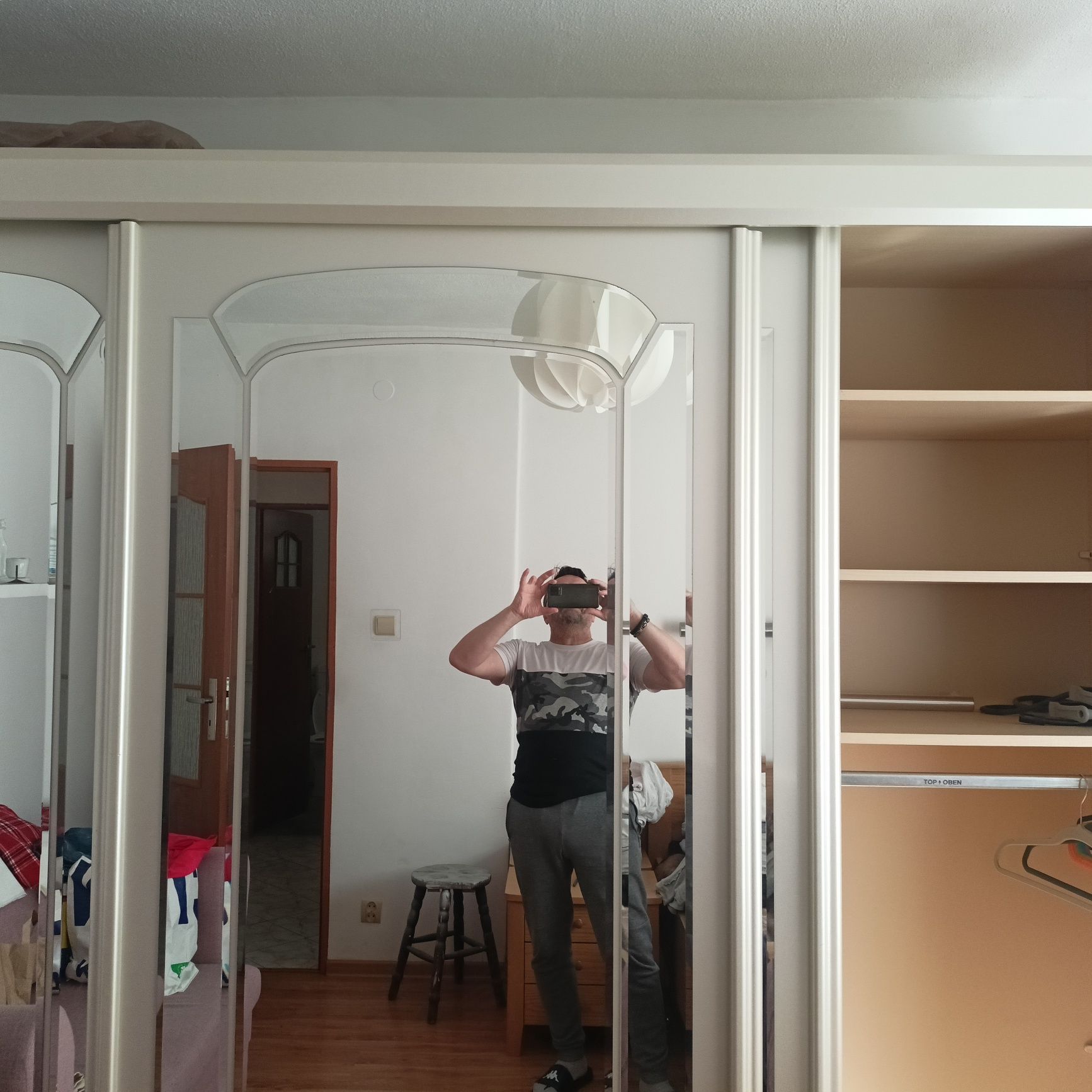 Szafa i szafka w komplecie