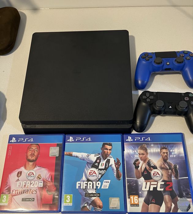Playstation 4 Slim + 2 comandos + 3 jogos