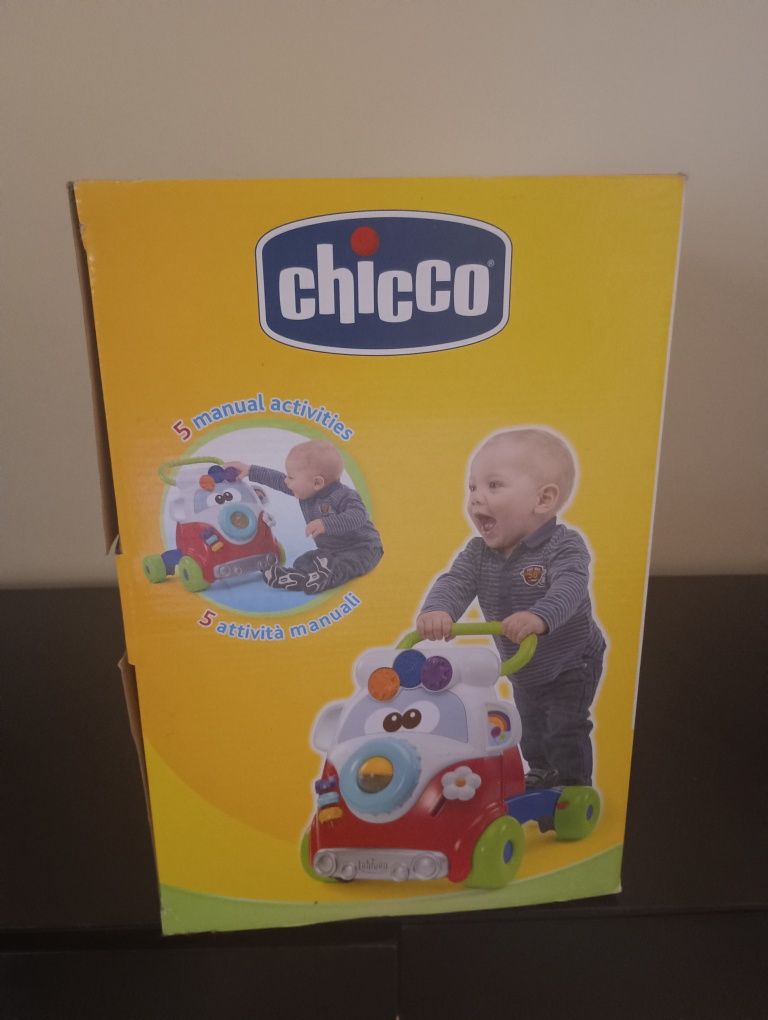 Andador primeiros passos Chicco novo.