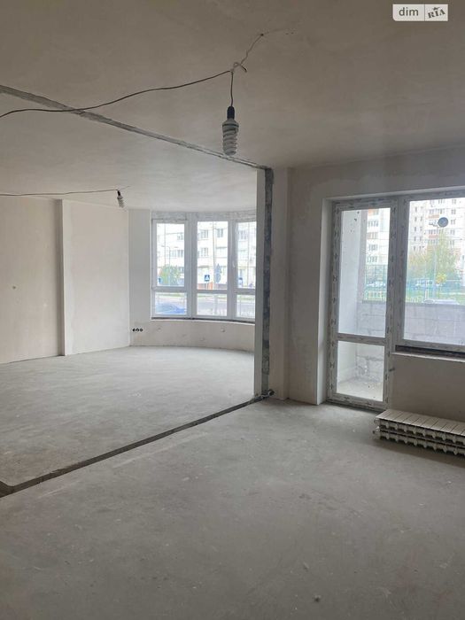 Продається простора квартира площею 72 м² на 1 поверсі