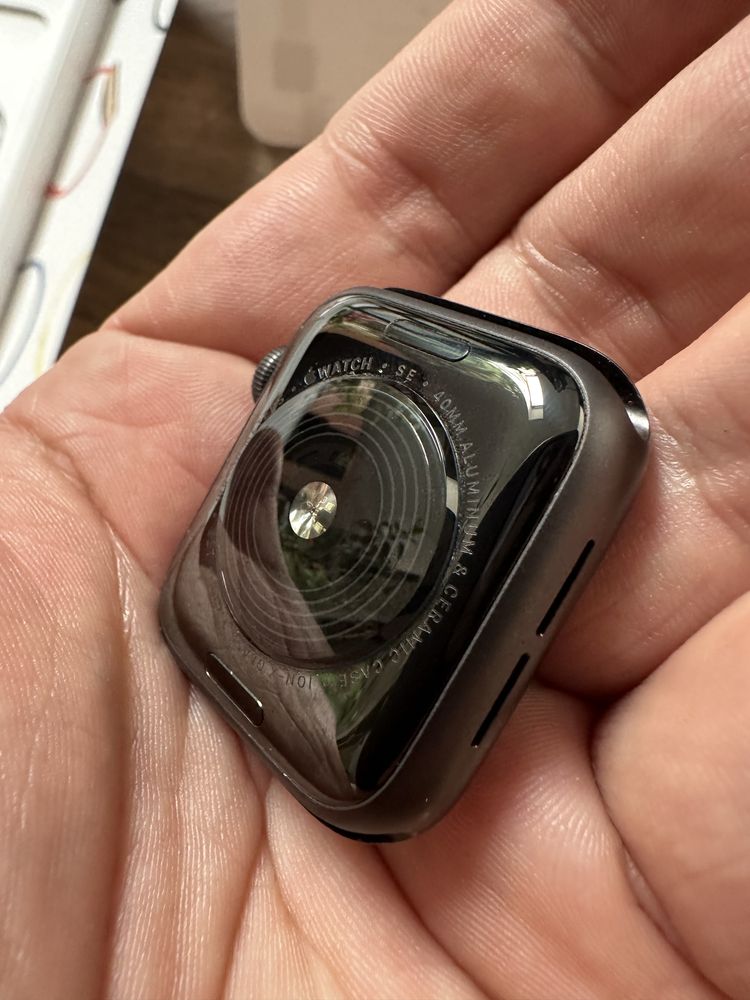 Apple Watch Series SE 40mm BLACK GPS+CELLULAR