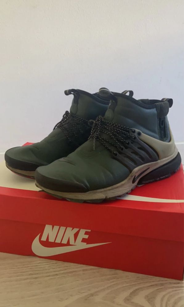 Ténis Nike Air Presto Mid Utility