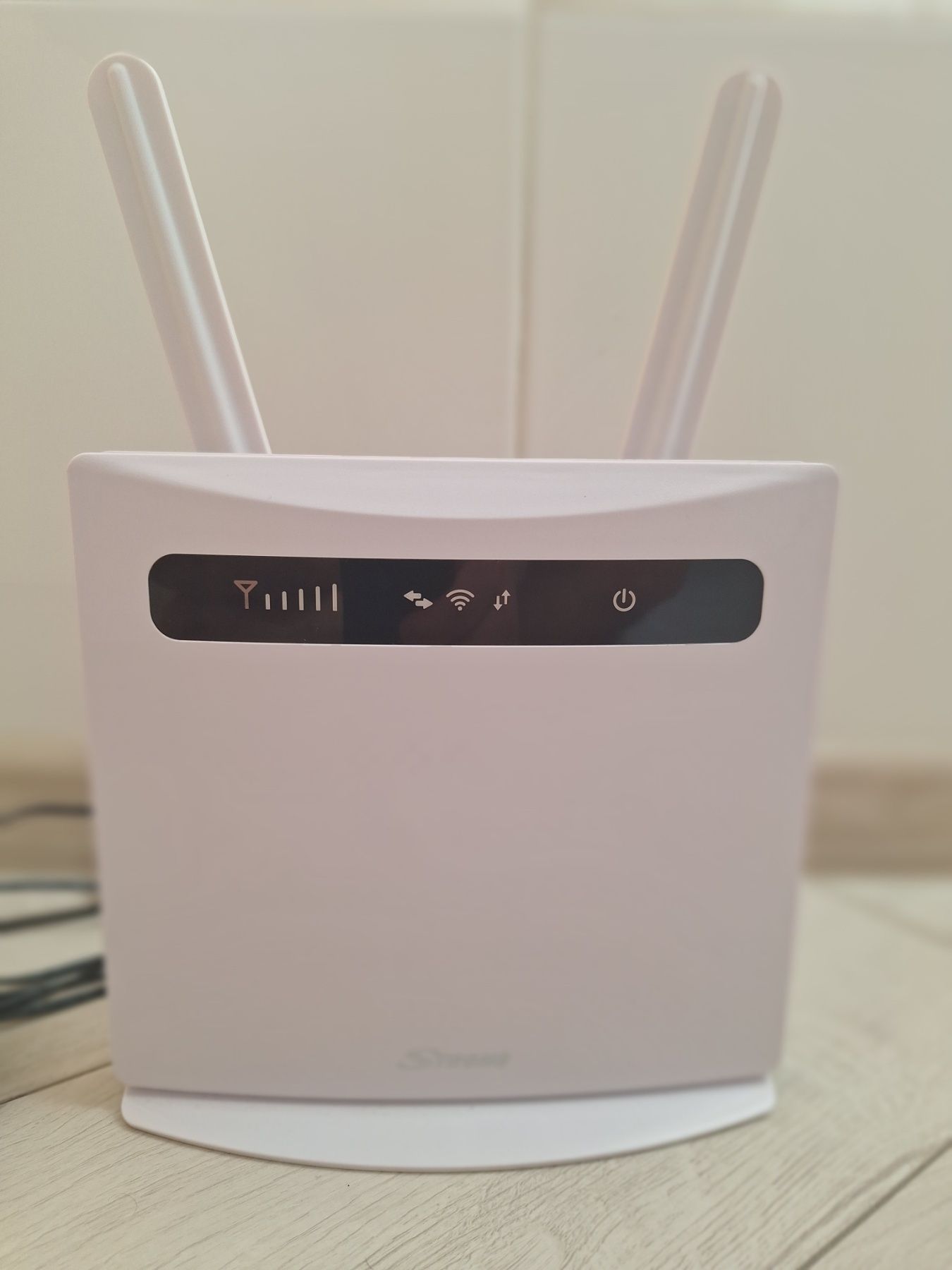 WiFi роутер 4g lte router 300 strong