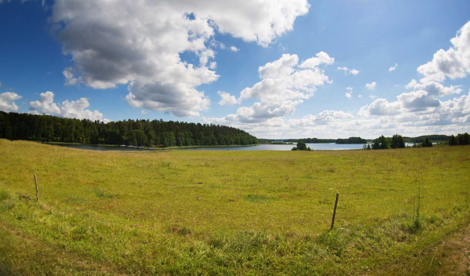Działka budowlana z linią brzegową jeziora Szlak Wielkich Jezior