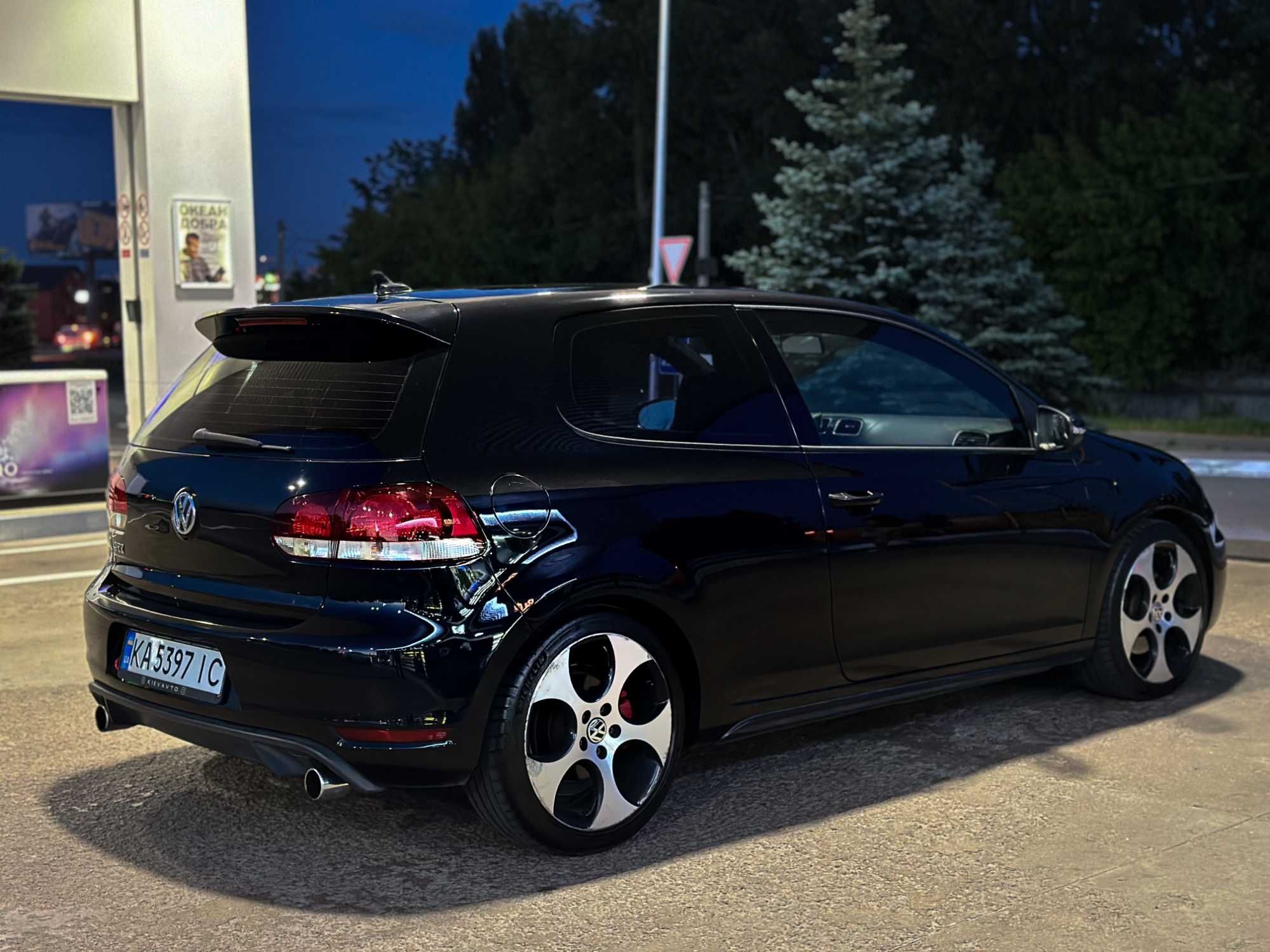 Volkswagen Golf GTI 6