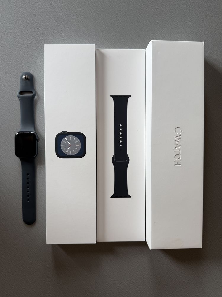 Apple watch 8  tarcza 41 mm + cellular stan dobry kartonik i ładowarka