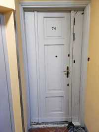 Sprzedam drzwi drewniane -używane- wejściowe do mieszkania -550 PLN