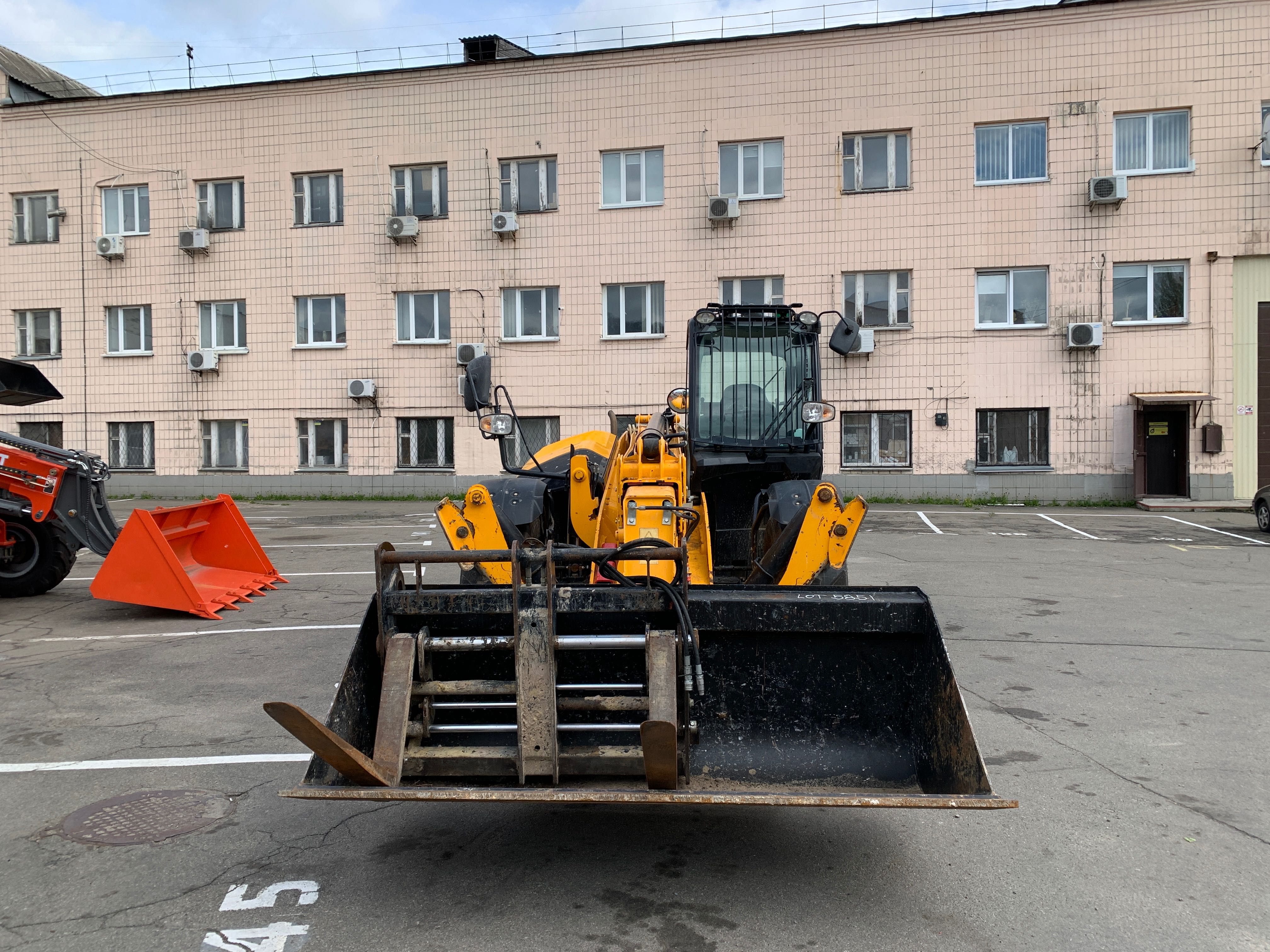 Телескопічний навантажувач JCB 540-140 HiViz 2018 року