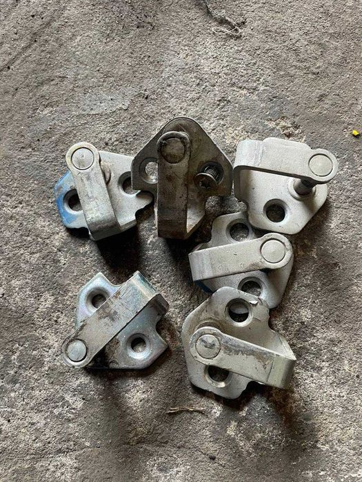 Защелка скоба дверей Ford Transit 2000-2014 год