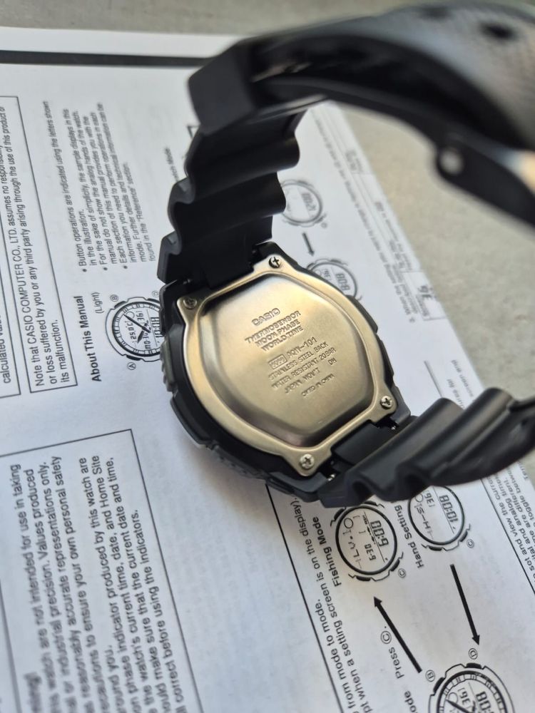 Zegarek Casio AQW-101 Wędkarski