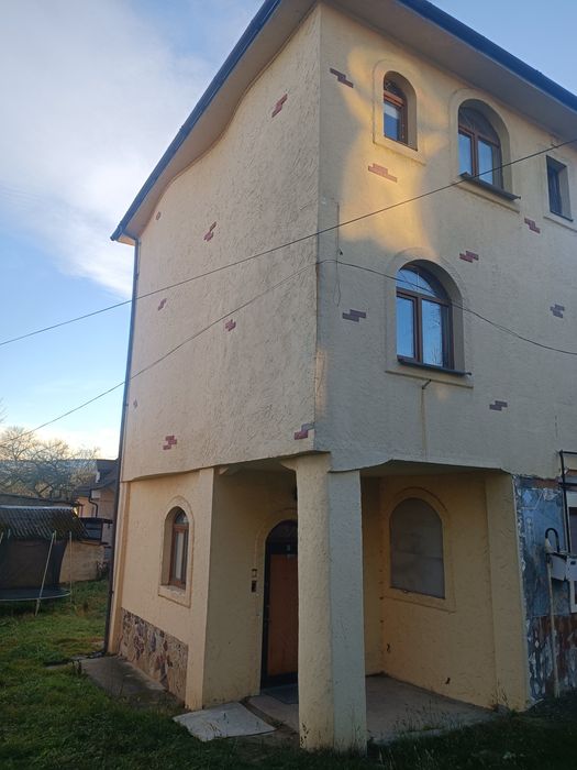 Будинок, посудомийка, постійне електропостачання