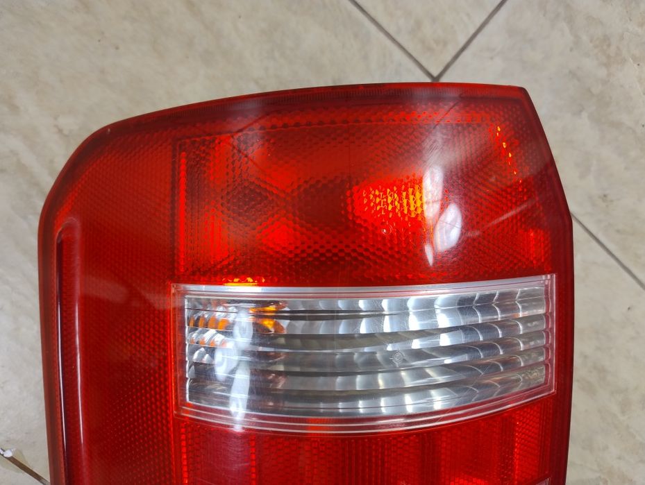 Audi a2 lampa tył lewa 99-05 wkład żarówek oryginał wysyłka OLX 8Z0