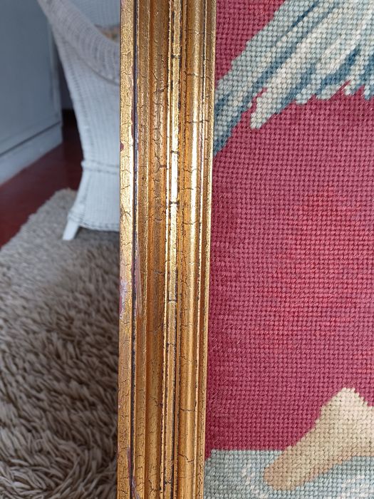 Quadro com bordado da ilha da Madeira e moldura em madeira