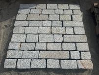 Kostka granitowa, płomieniowana 10/10 długość od 12 do 30 cm, palisada