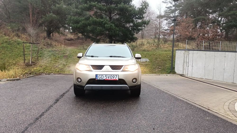 Mitsubishi Outlander 7 osobowy 4x4