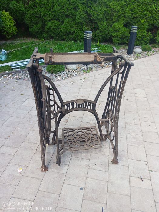 Nogi od maszyny do szycia