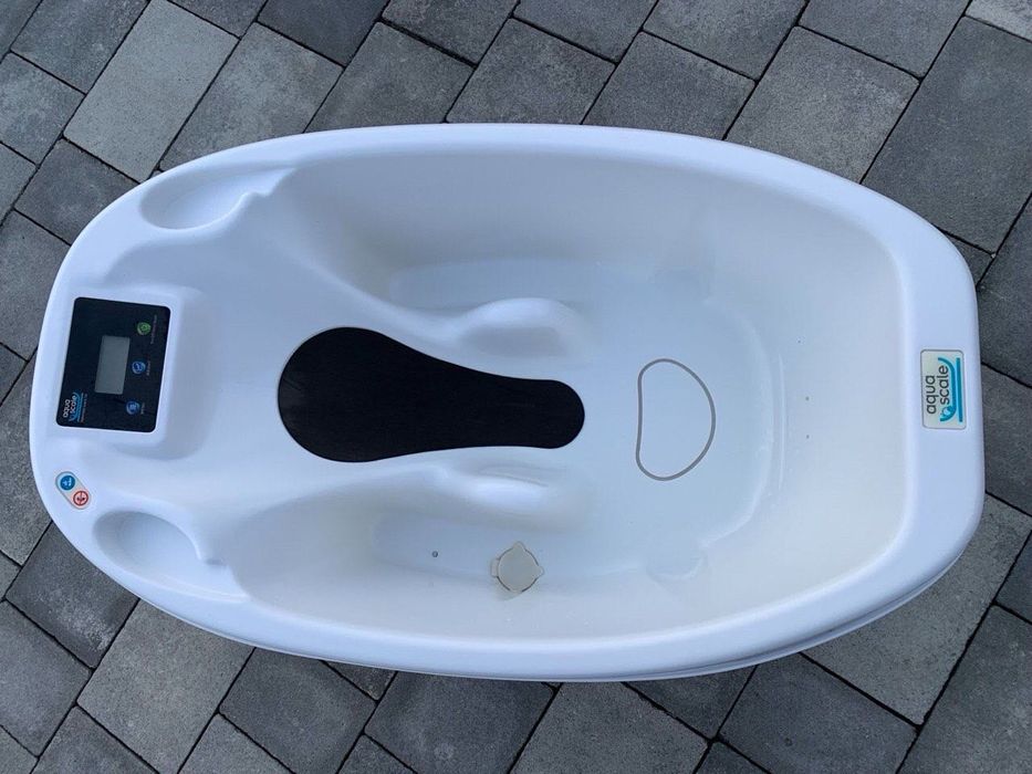 Продам ванночку для купання, градусник і ваги вмонтовані