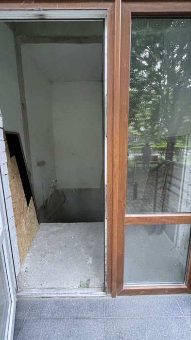 Комерційне приміщення в новобудові, центр, 1 лінія в, фасад_OL