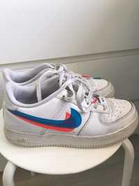 Buty młodzieżowe adidasy trampki białe Nike Air Force 1 LV8 KSA (GS)