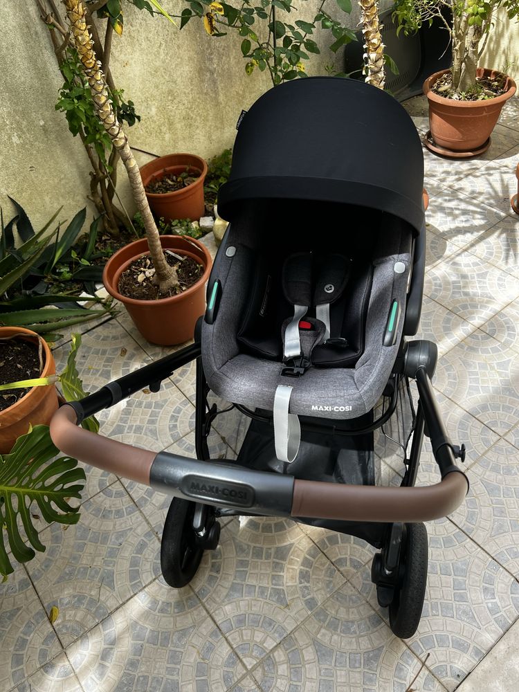 Carrinho Maxi Cosi Zelia 3 - pouco uso