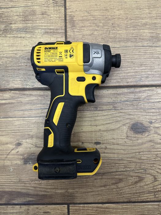Zakrętarka udarowa DCF887 DeWalt | 2022r.