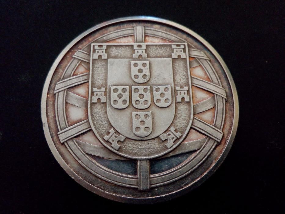 Medalha em Prata Edição Limitada - 75 Anos da Republica Portuguesa