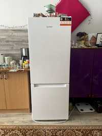 Холодильник INDESIT LI6 S1E W