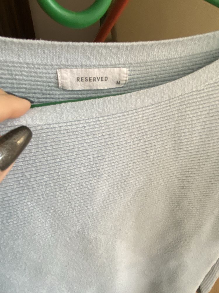 Sweter jasnoniebieski prążek, bufiaste rękawy reserved M