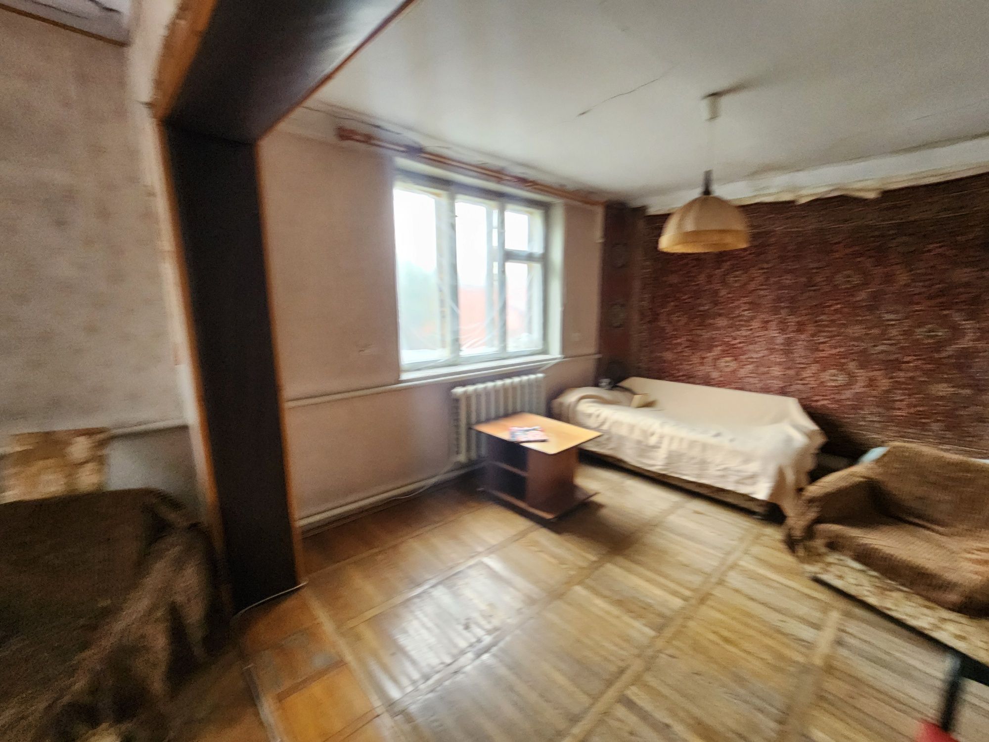Продам півособняк в місті площа 81м2