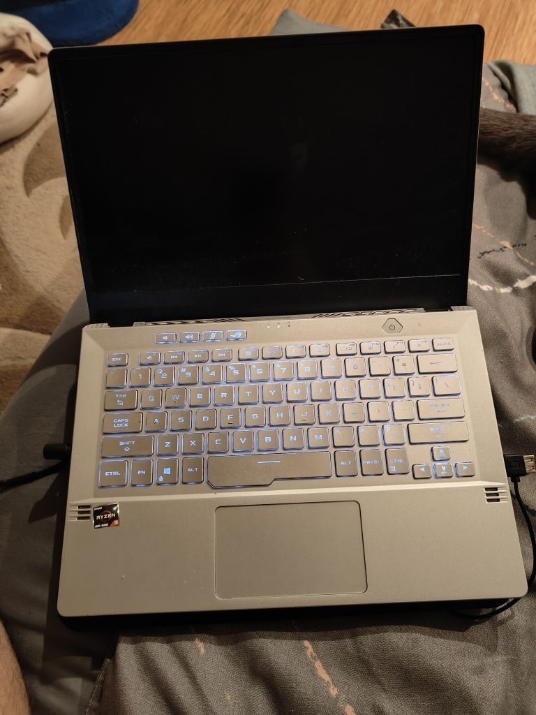 Asus rog Zephyrus g14