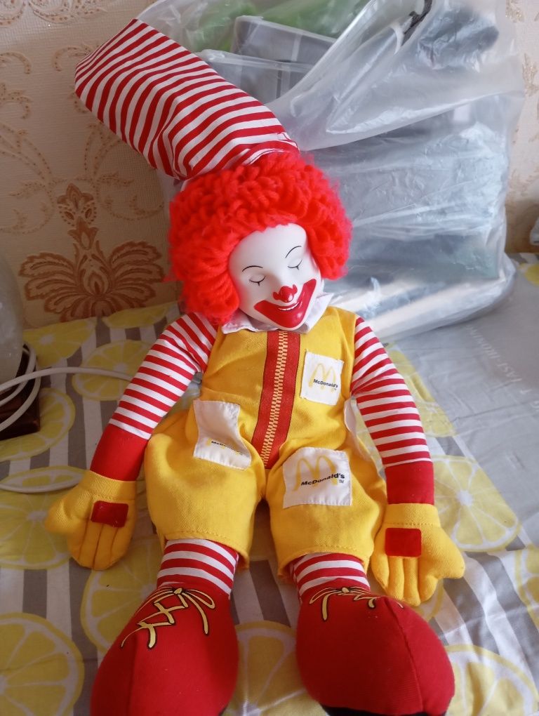 Фирменная игрушка клоун