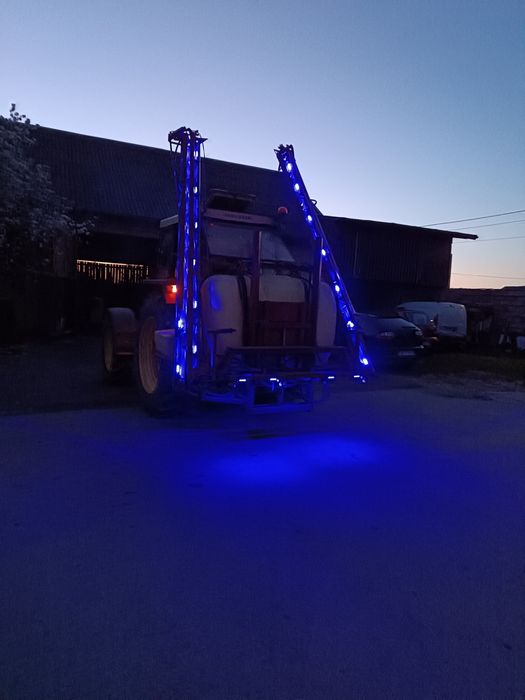 Oświetlenie belki opryskiwacza