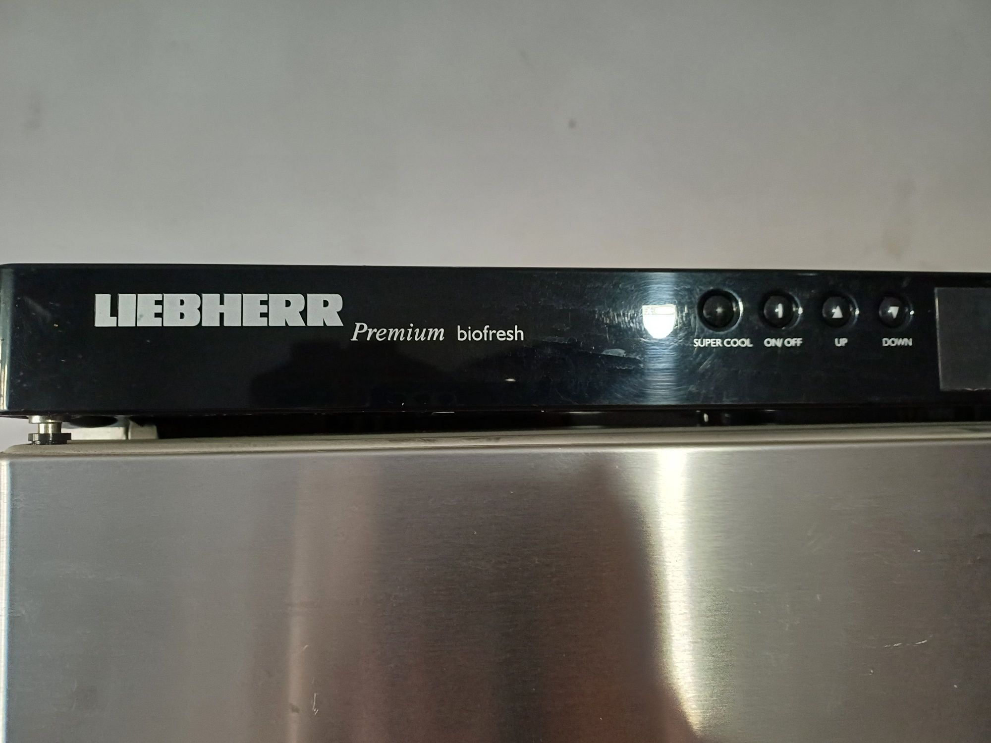 ТЕРМІНОВО!Холодильник Liebherr Б/В