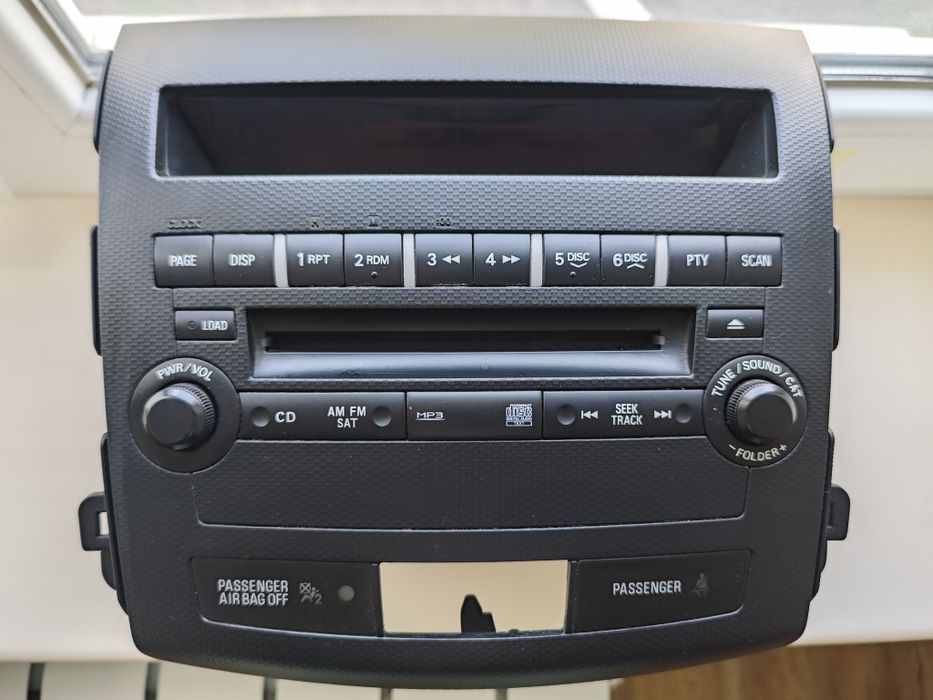 Штатная магнитола Mitsubishi Outlander