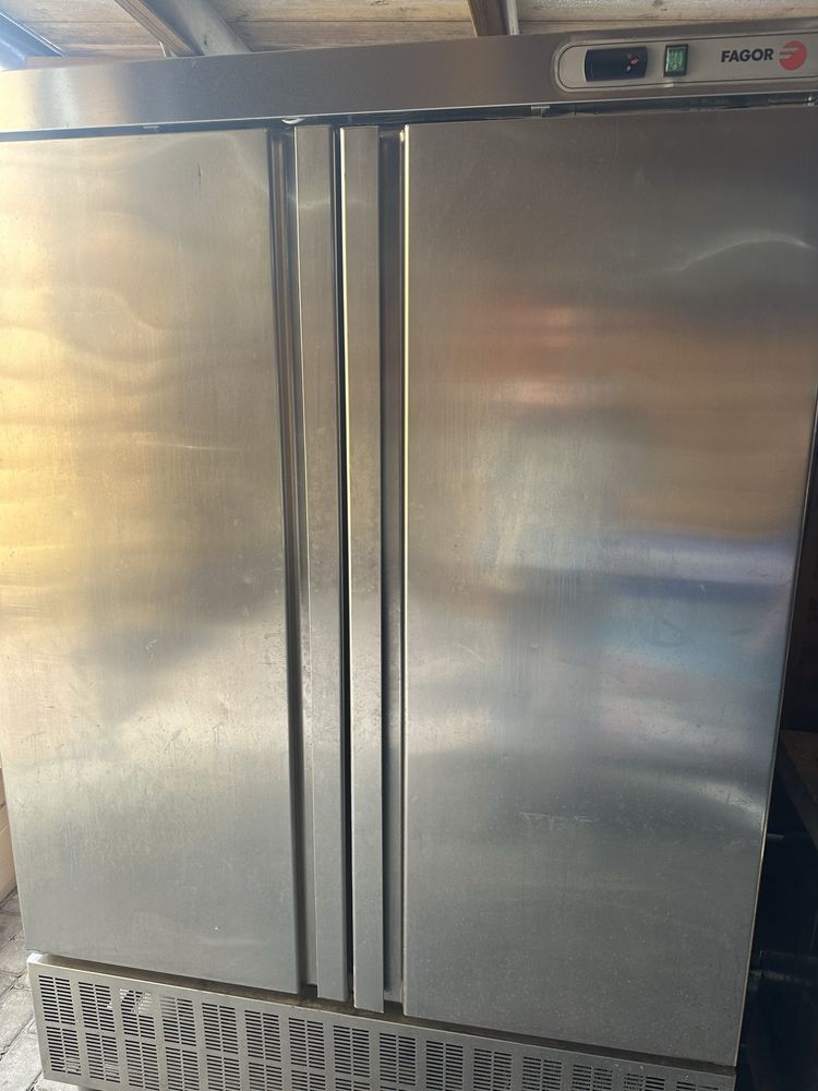Холодильный шкаф Fagor-1402