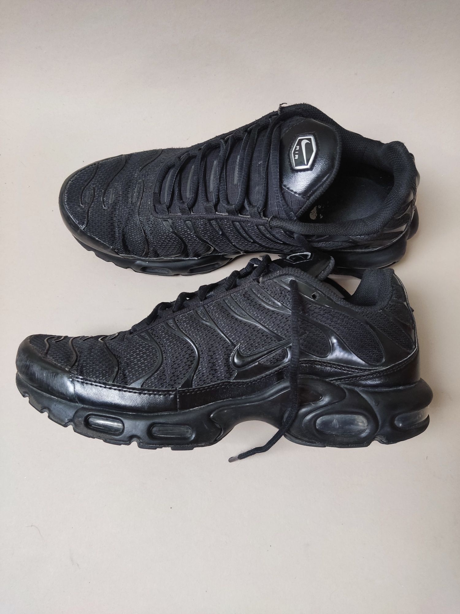 Чоловічі чорні кросівки Nike Air Max Plus Triple Black