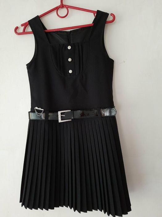 Продам шкільний сарафан.