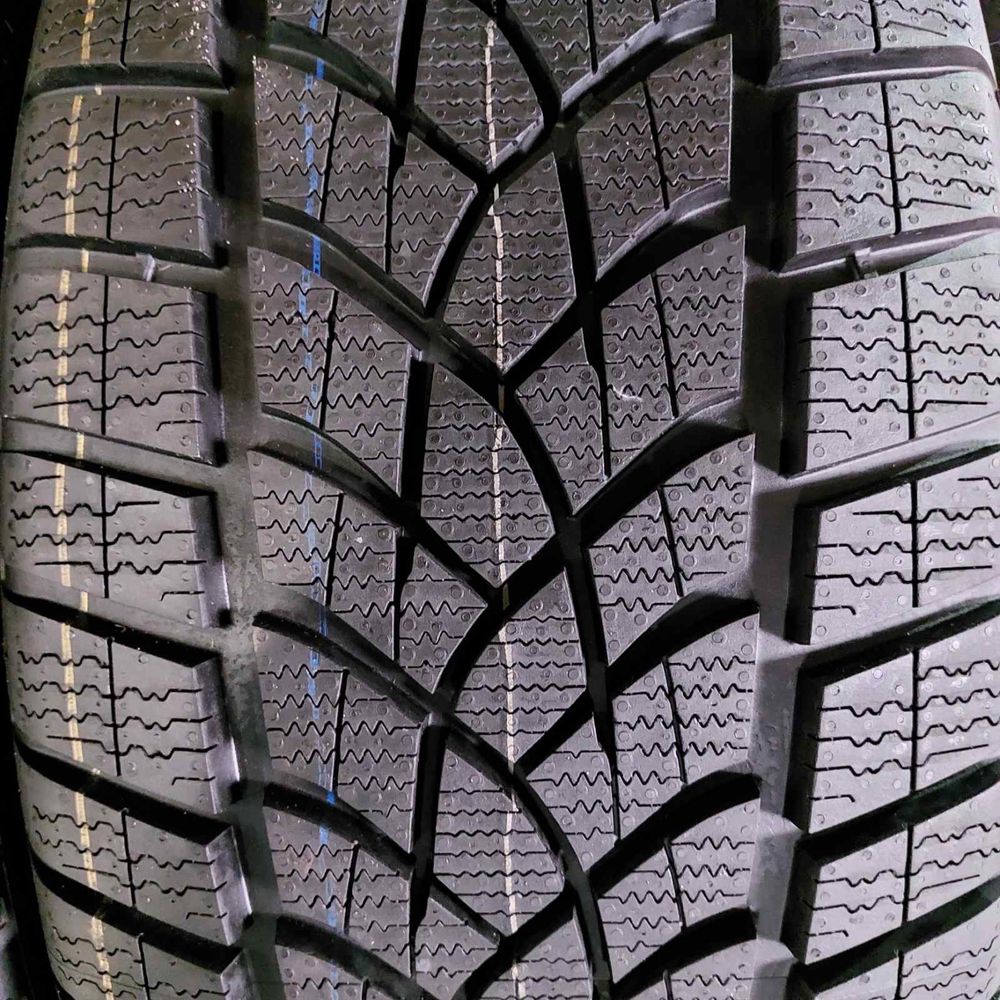 235/55/19 R19 Goodyear Ultra Grip Perfomance + 4шт нові зима