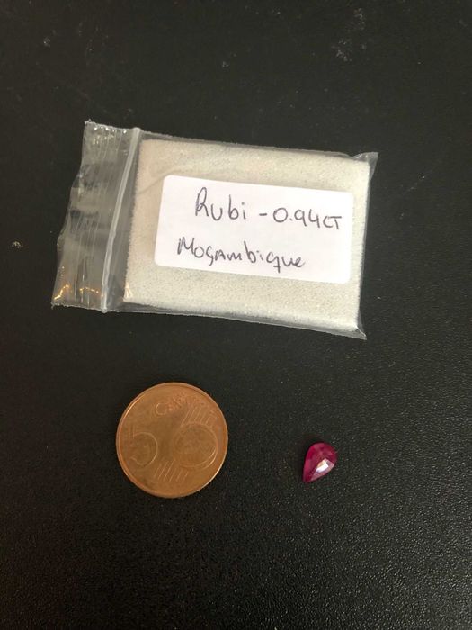 Pedra Preciosa: Rubi Natural 0.94ct