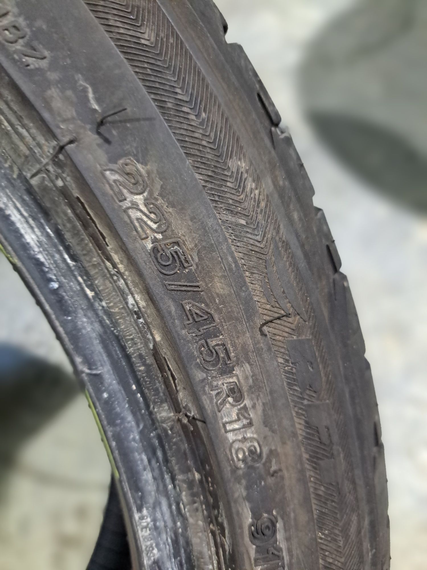 Pneus 225/45/18 Bridgestone