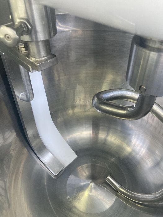 Batedeira industrial Felino 40 Kg com raspador e manta térmica