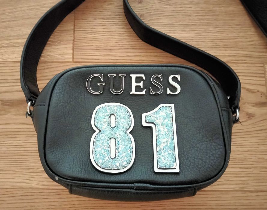 Torebka listonoszka Guess czarna 81