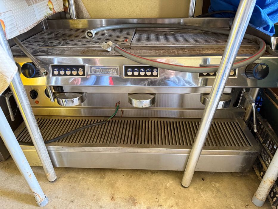 Máquina Café 3 grupos - Futurete