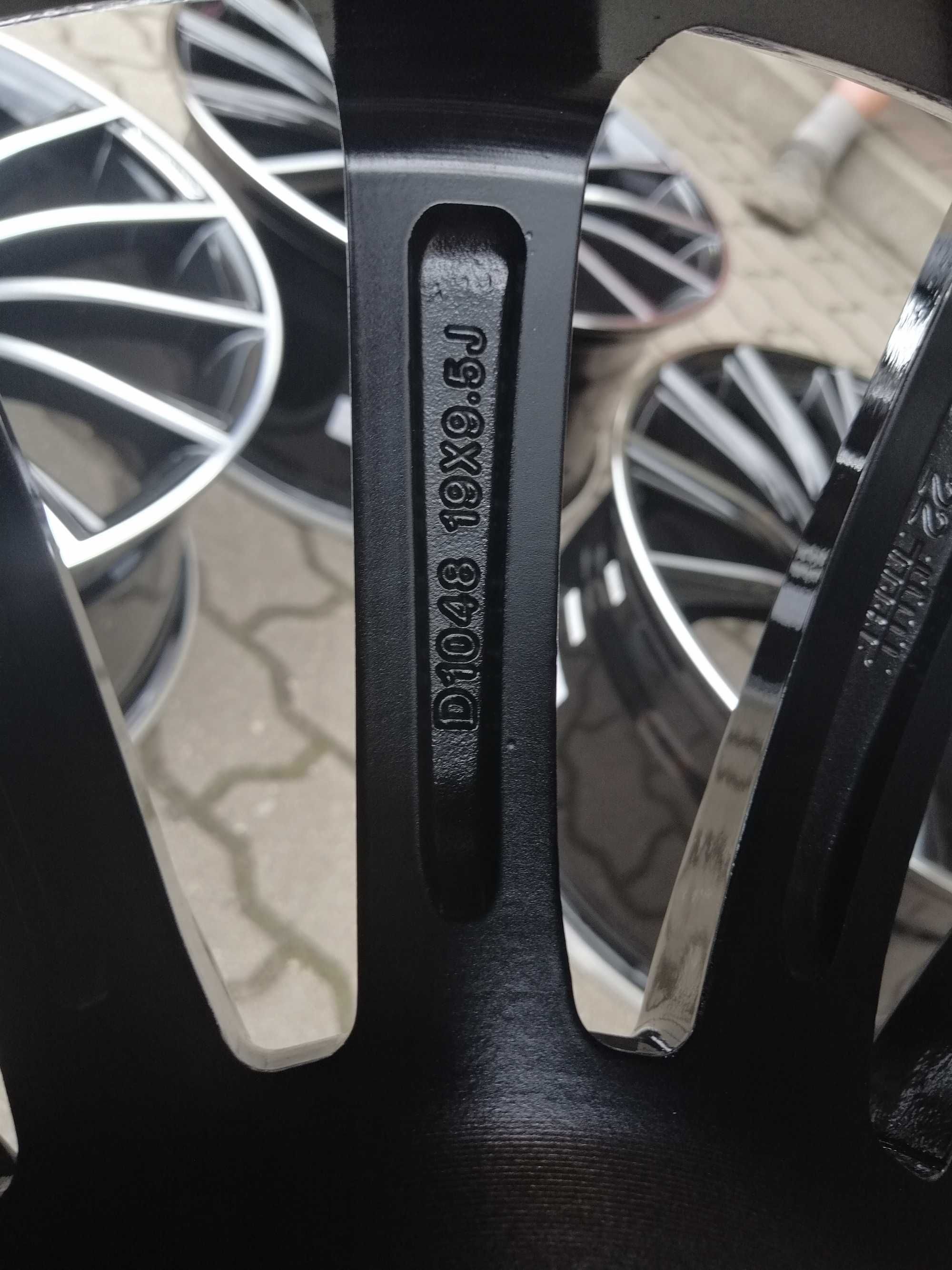 Felgi aluminiowe R 19 Alufelgi oryginalne Carbonado Mercedes AMG