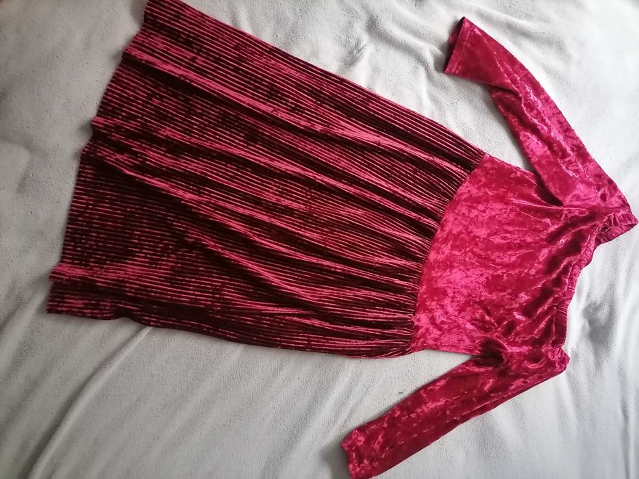 Плаття велюрове, пліссе