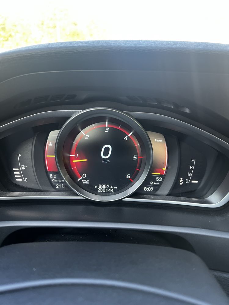 Volvo  V40  1.6 D2 Momentum PowerShift Eco