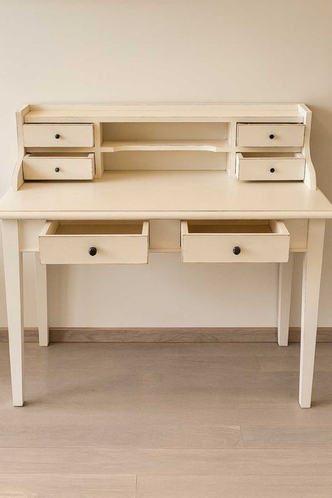 Biurko/Toaletka w kolorze ecru