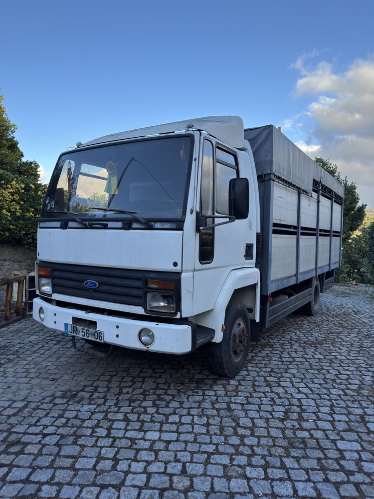 Camião Ford Cargo
