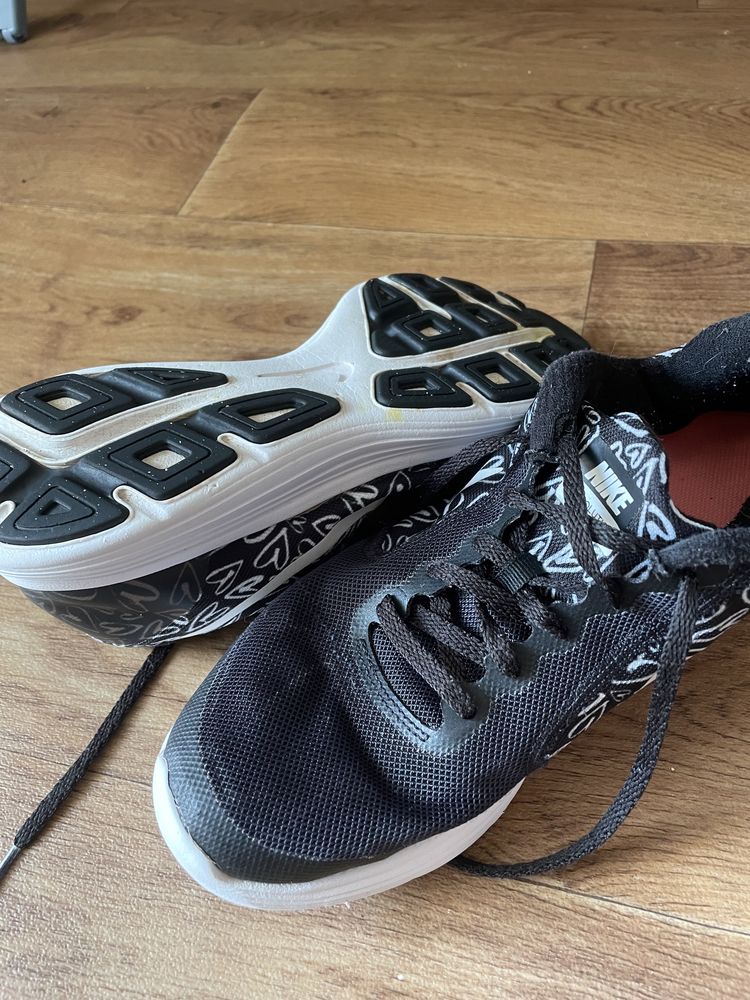 Кросівки NikeRevolution 3