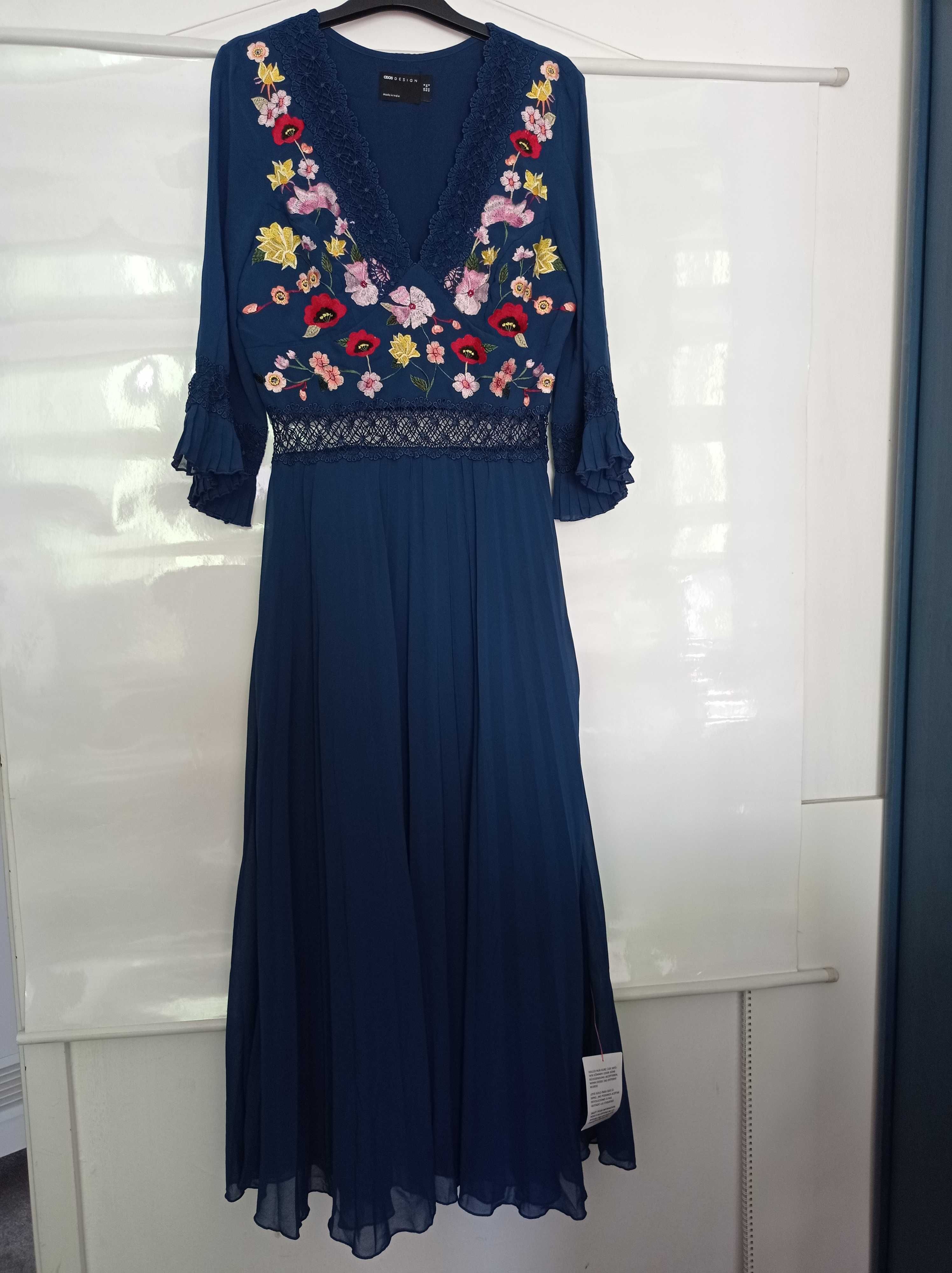 Sukienka plisowana Asos design